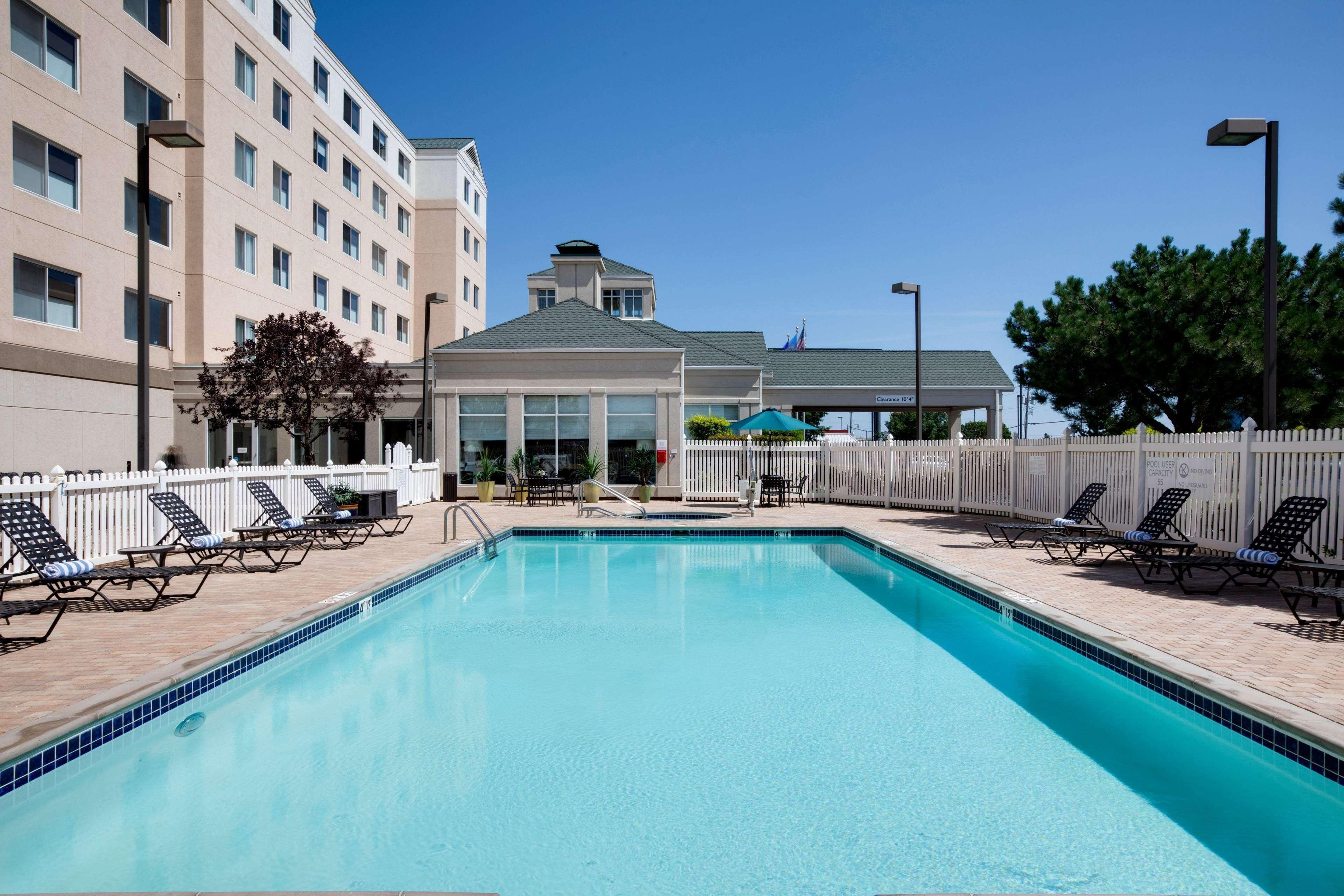 Hilton Garden Inn Oklahoma City Airport Экстерьер фото