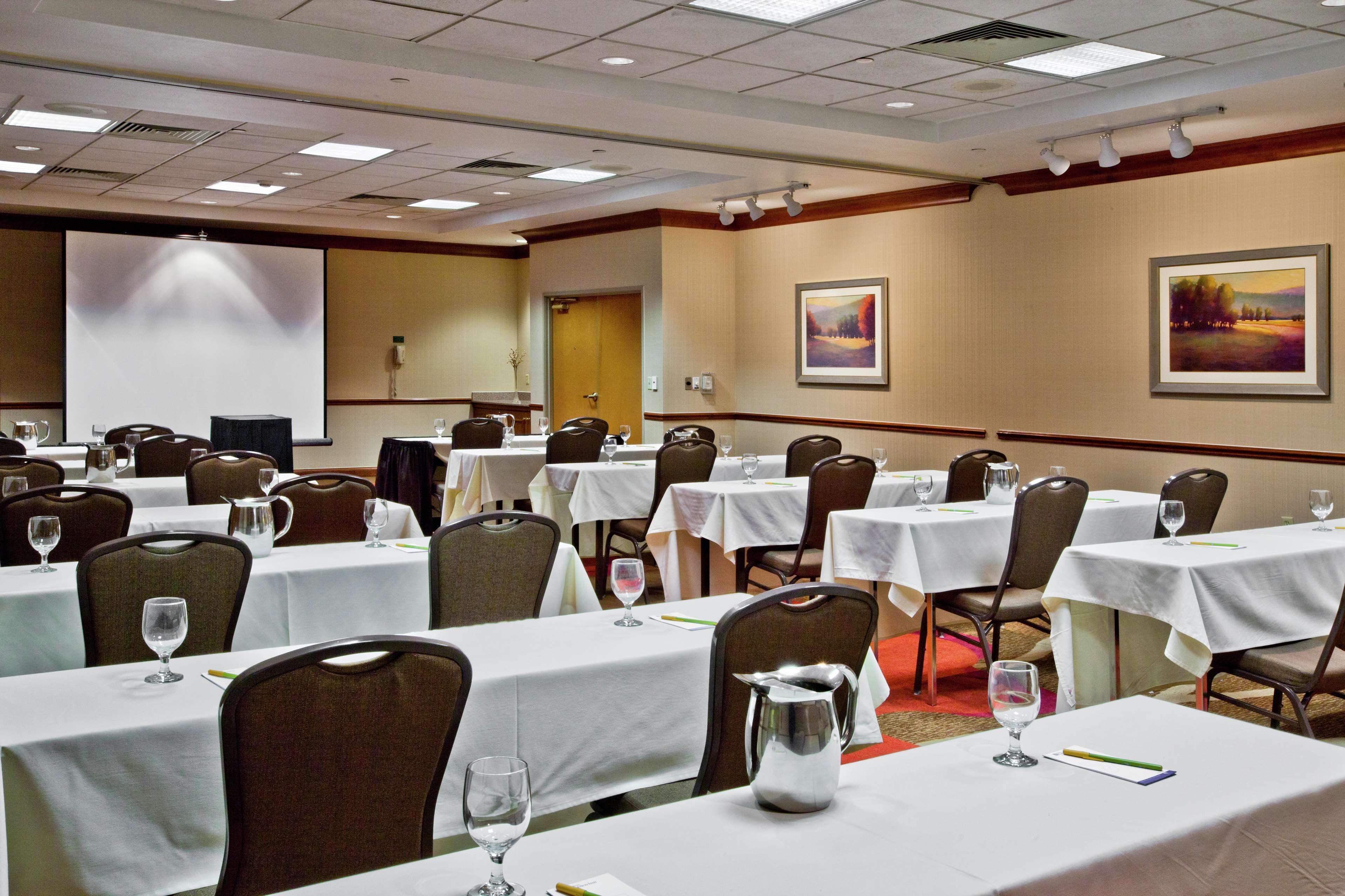 Hilton Garden Inn Oklahoma City Airport Экстерьер фото