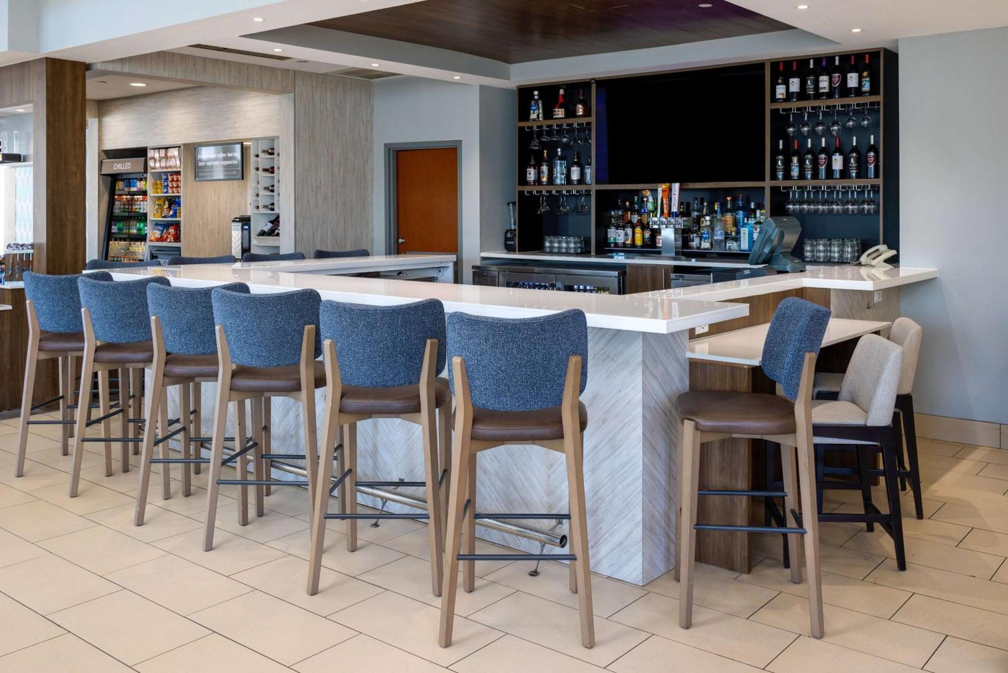 Hilton Garden Inn Oklahoma City Airport Экстерьер фото