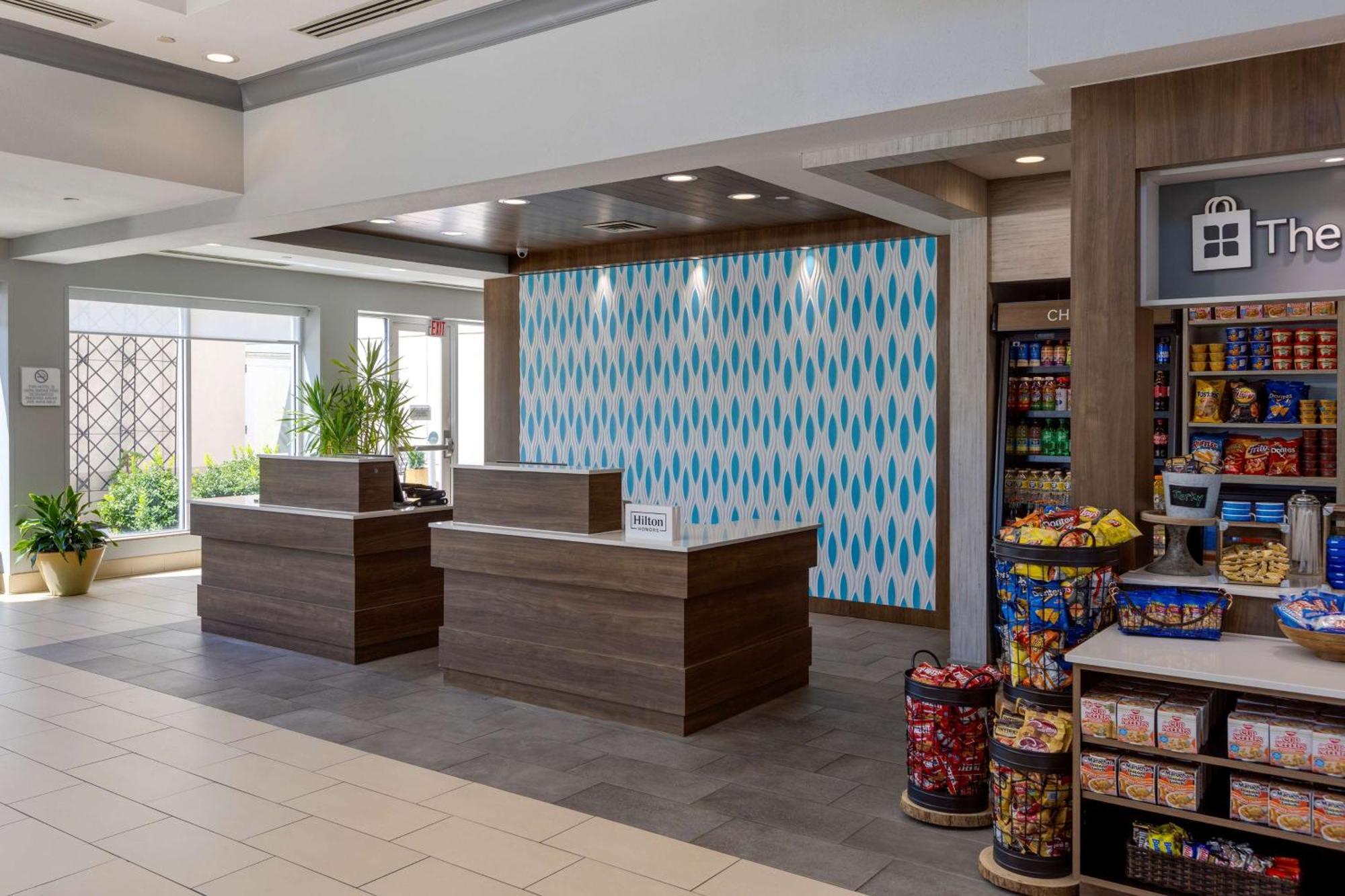 Hilton Garden Inn Oklahoma City Airport Экстерьер фото